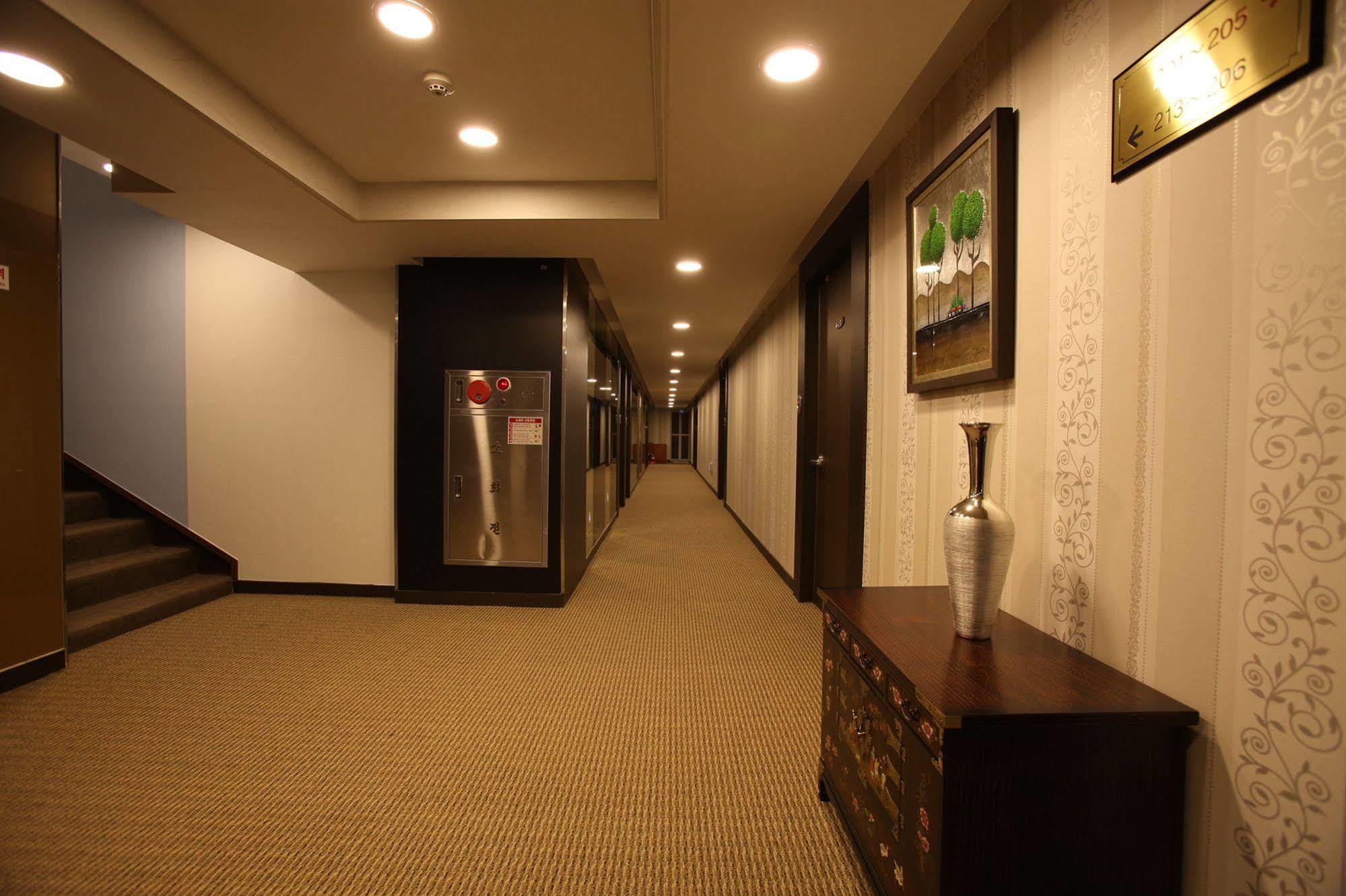 Hill House Seoul Myeongdong Hotel Exterior foto